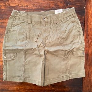 NWT Style & Co Elastic Waist Midrise Core Short, olive green, Size 12